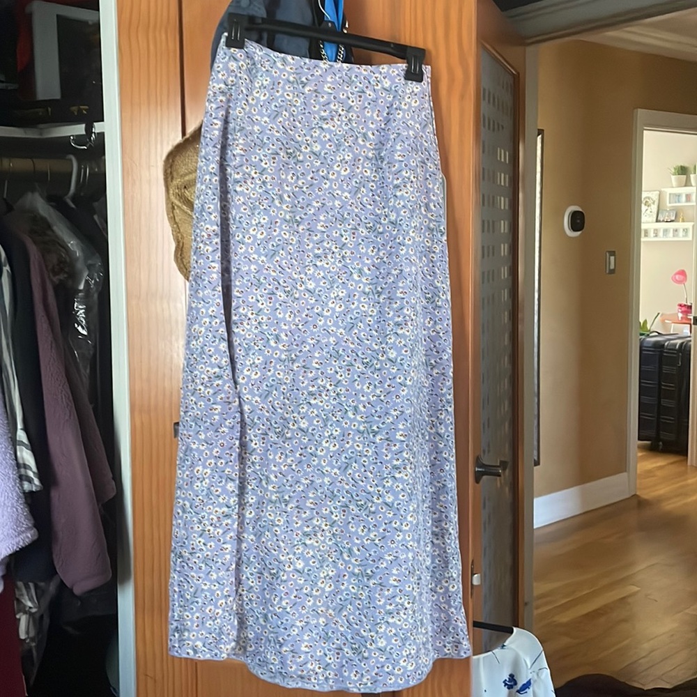 Purple flower skirt with slit